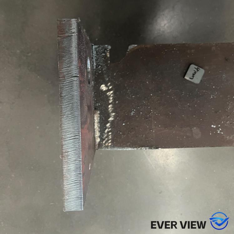 Laserschneidmaschinen helfen bei der Bearbeitung von Stahlkonstruktionen im Bauwesen; EVER VIEW ermöglicht ein effizientes und präzises Schneiden dicker Materialien.