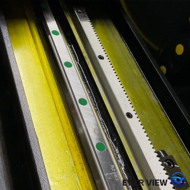 Was sind die wichtigsten Punkte für die tägliche Wartung von Laserschneidmaschinen? EVER VIEW Machinery zeigt Ihnen, wie Sie die Lebensdauer Ihrer Ausrüstung verlängern können.
